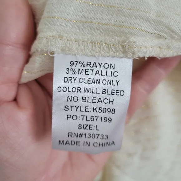 Umgee Cream Metallic Smocked Puff Sleeve Blouse Women’s Medium NWT - Picture 5 of 5